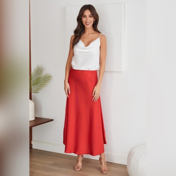 (9861-SOL-WHT) SPAGHETTI STRAP COWL FRONT CAMI - Picture 4 of 6